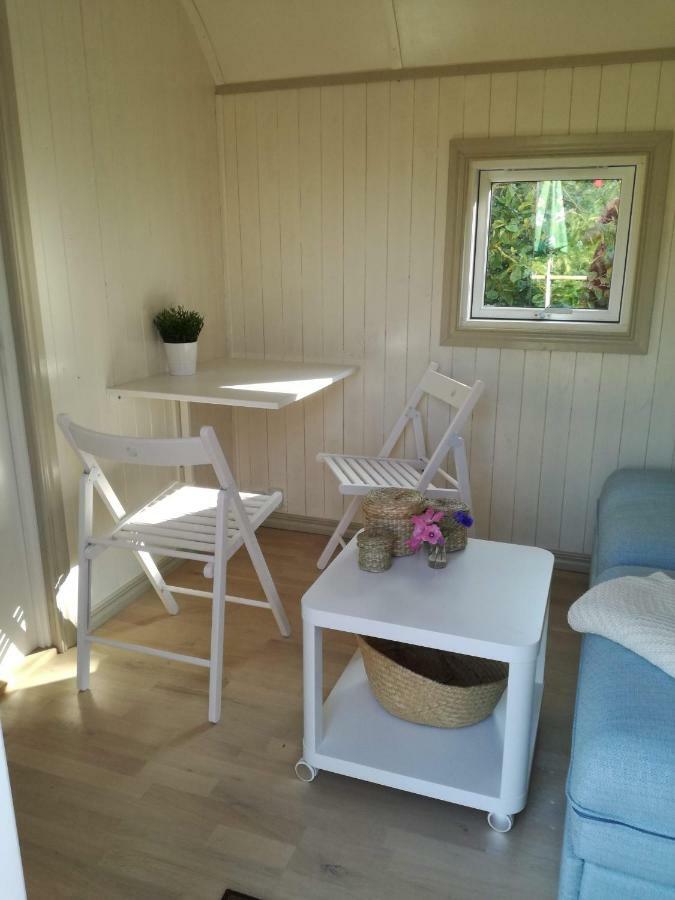 Guesthouse Gjoel Gjol ภายนอก รูปภาพ